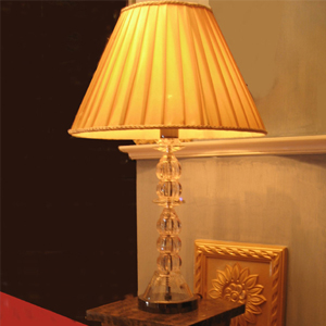 Elegant simple crystal table lamp-1.Item No.AT080  2.Elegant simple crystal table lamp 3.Hotel table lamp and floor lamp set for hotel use. 4.Appliance:caffes, restaurants and outdoor leisure