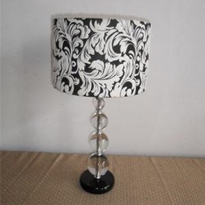 New Designed simple table lamp with flower shade